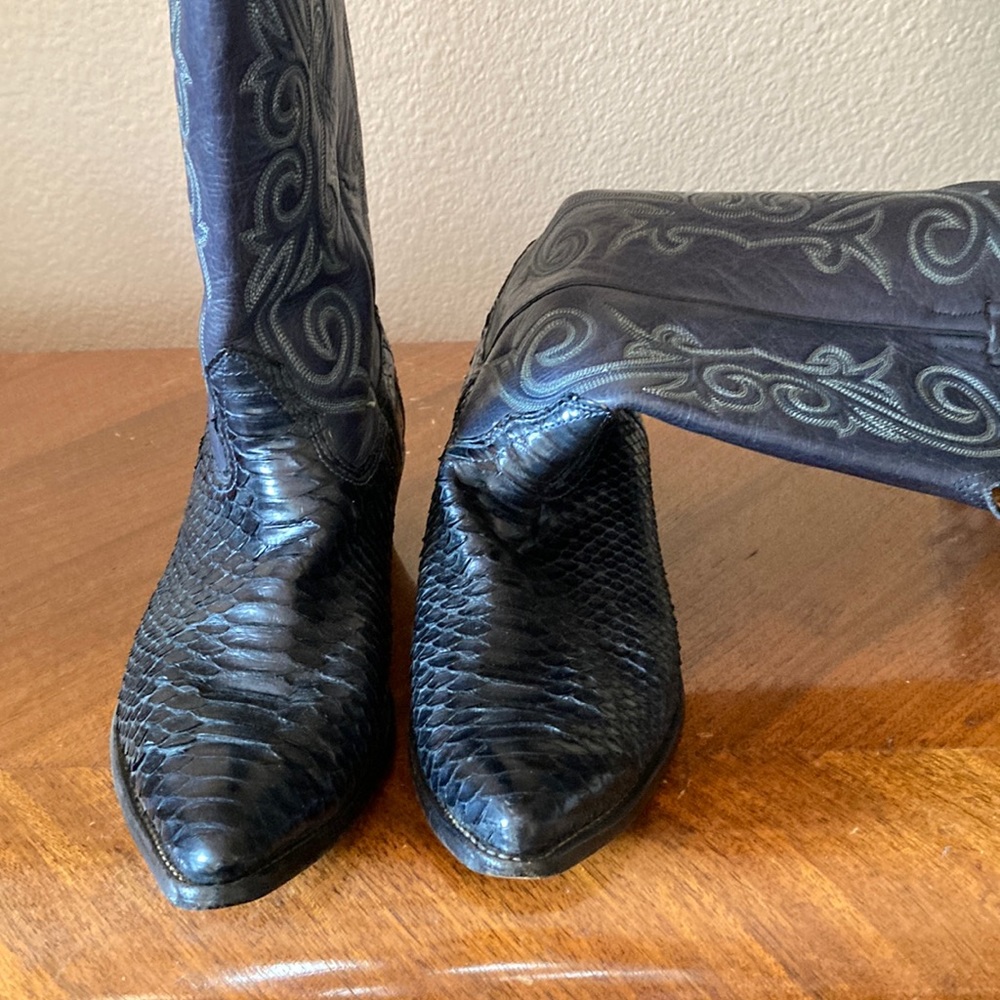 Nocona Blue Python 8 1/2